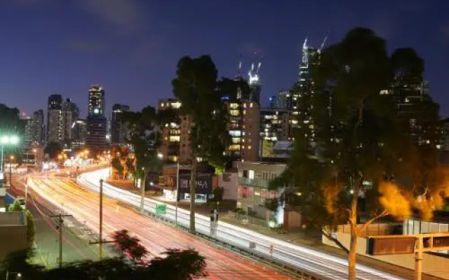 City Edge South Melbourne Apartment Hotel