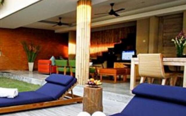 The Grove Villa Bumbak