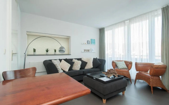 Holiday Home With Balcony in Callanstoog