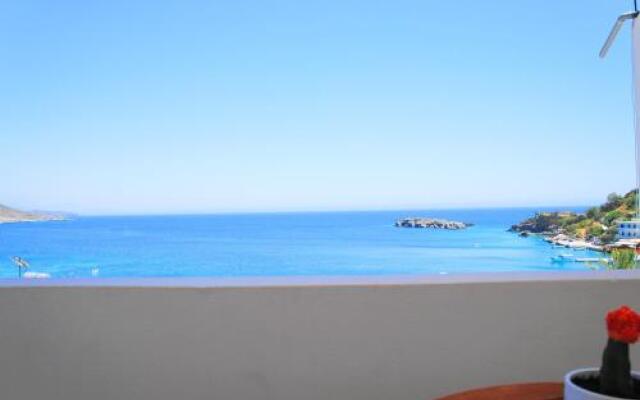 Molos Apartments