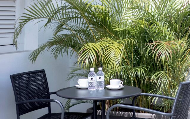 Harbour Ville Hotel Hamilton - Lavender