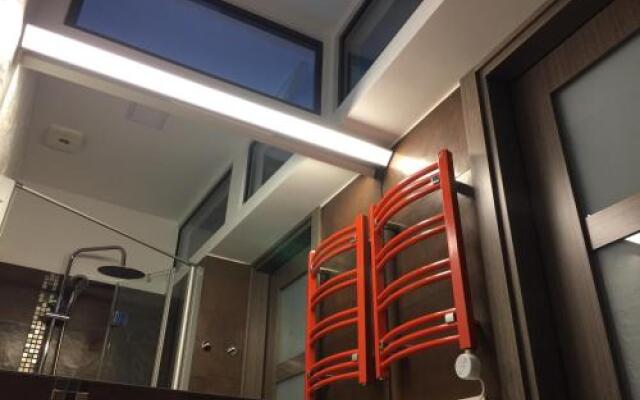 Jolie Apartments