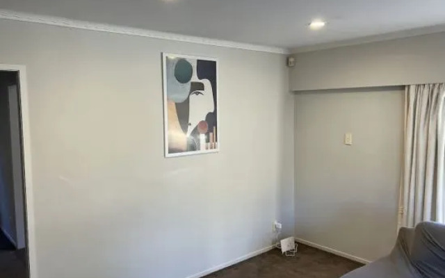 Remuera Spacious Holiday Home