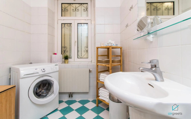 Spacious And Extraordinary Vienna Apartment