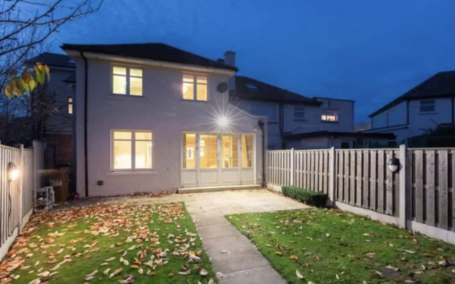 Stunning 5-bed House in London