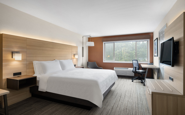 Holiday Inn Express Ft Bragg by IHG