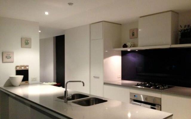 Cavill Avenue Private Apartments