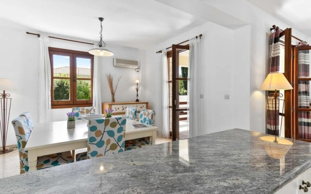 3 bedroom Villa Tala with private pool and sunset views, Aphrodite Hills Resort