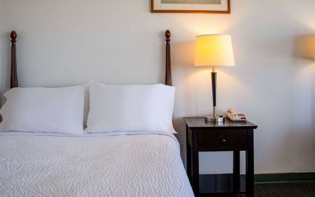 Thriftlodge by Wyndham Regina North