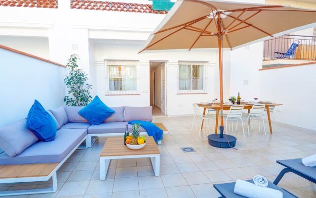 San Sebastian Apartment with Patio by Hello Apartments Sitges