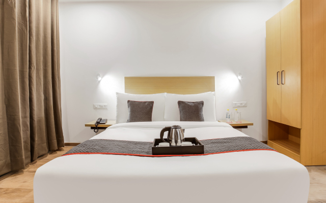 OYO Townhouse 158 Near Netaji Subhash Marg