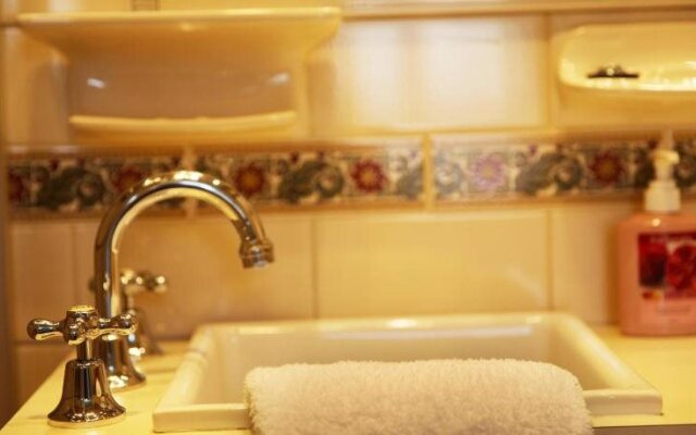 Astor Private Hotel