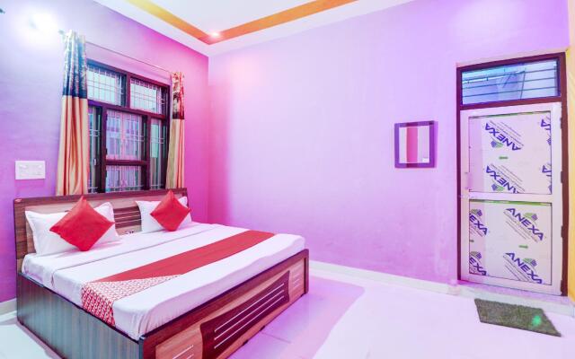 OYO 79756 Hotel Holiday