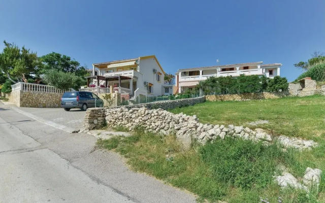 Nice Home in Kustici With Wifi and 2 Bedrooms
