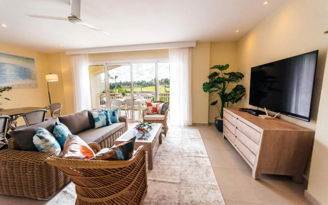 New Apartment Sueno pool area private Beach guard