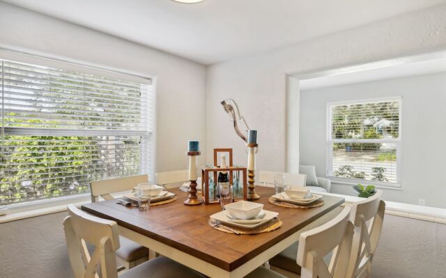 Cozy NSB Home < 1 Mi to Beach + Flagler Ave!