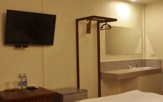 Ngeeb Bed & Breakfast