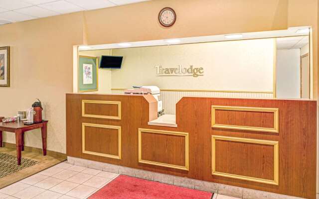 Travelodge by Wyndham Lincoln Airport I-80