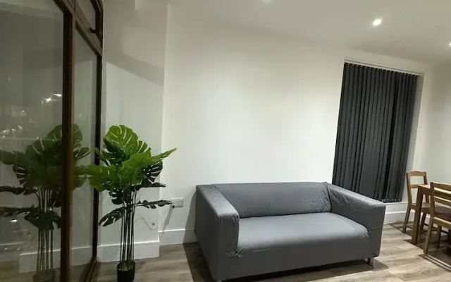 London 1 bed Luxe Flat Ilford Beautiful