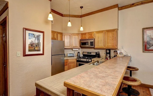 Powder Run B21 3 Bedroom Condo