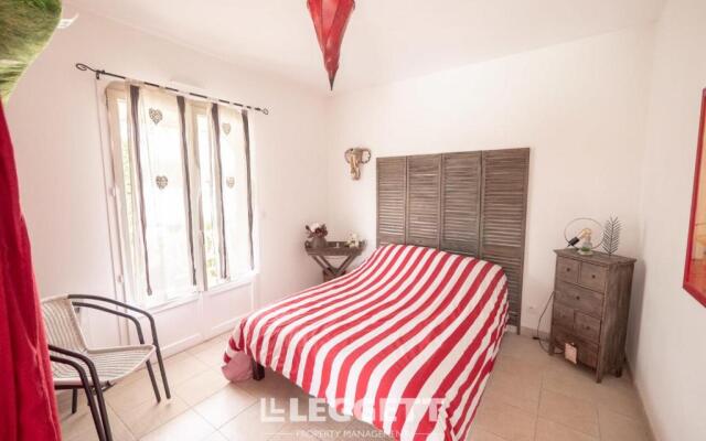 Beautiful Louisiana villa sleeps 6 with pool