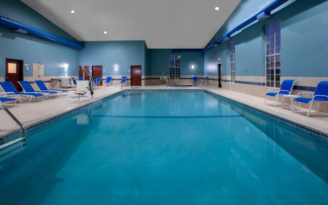 Holiday Inn Express Hotel & Suites Woodhaven by IHG