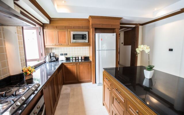 Sirinthara Villa 4 bed pool Nai Harn