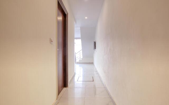 OYO 42743 Hotel Midway
