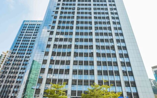 Xinyue Holiday Apartment (Guangzhou East Railway Station Yantang Subway Station)