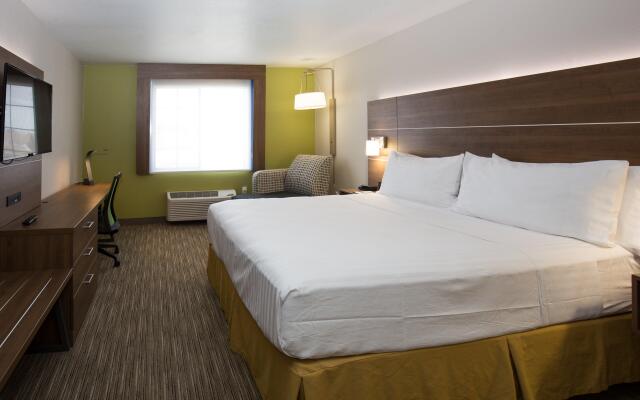 Holiday Inn Express Hotel & Suites Hesperia, an IHG Hotel