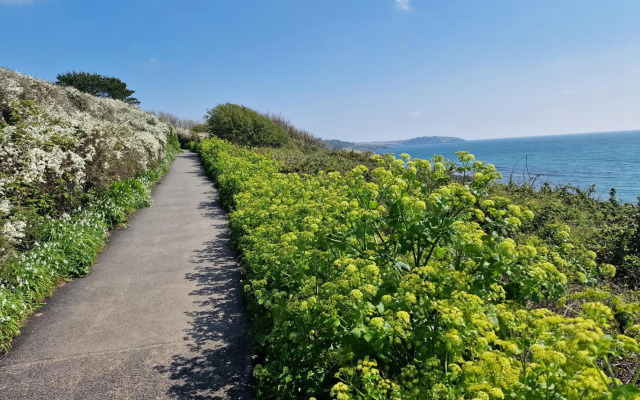 Blue Hills Luxury Coastal Apartment