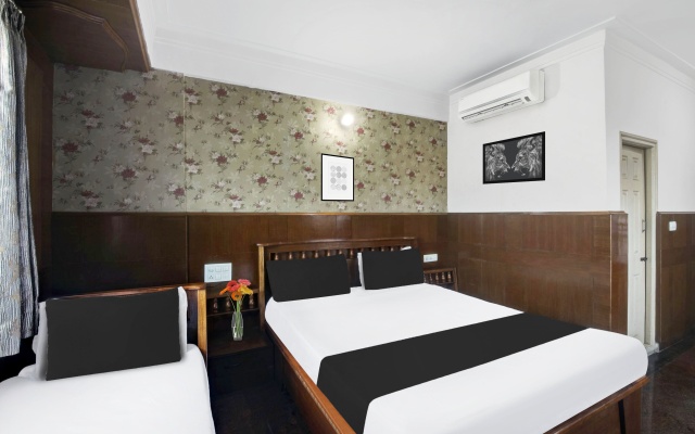 OYO 8646 Mahendra Hotel