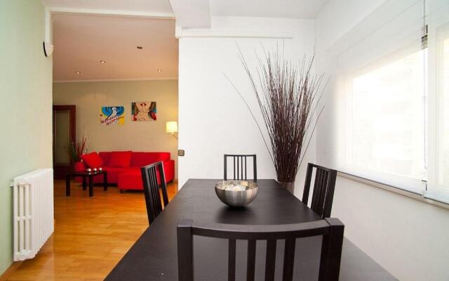 Cozy Eixample Apartment