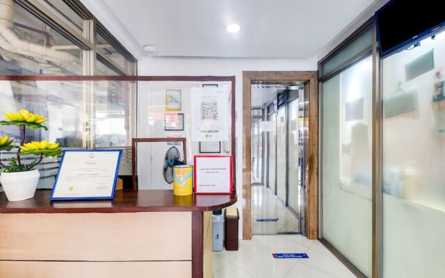 OYO 893 Dian Suites Makati