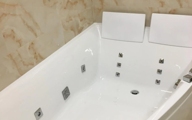 4-room jacuzzi apartment