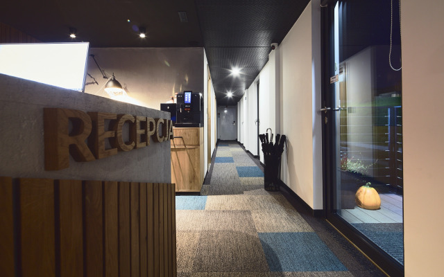 New Port Hotel