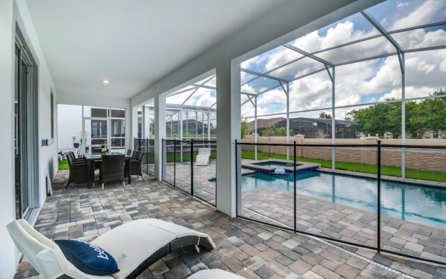 1684 Moonvalley Drive