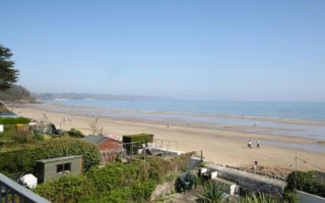 Mermaid Apartment - Sea Front Apartment With Views