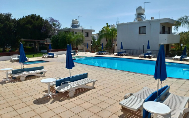 Constantaras Apartments