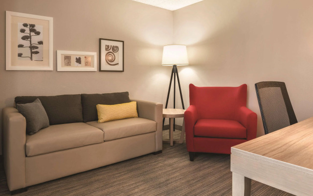 Country Inn & Suites by Radisson, La Crosse, WI