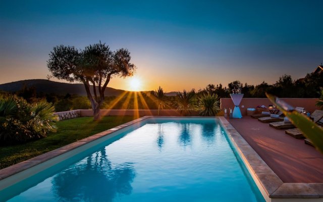 Awesome home in Sibenik w/ Outdoor swimming pool and 4 Bedrooms