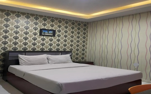 RedDoorz Plus @ Hotel Star 88