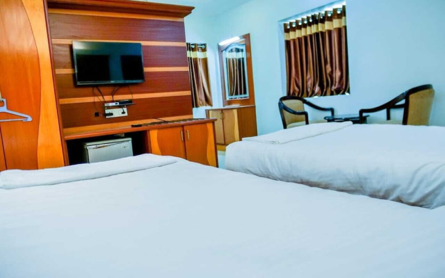 Naveed Residency