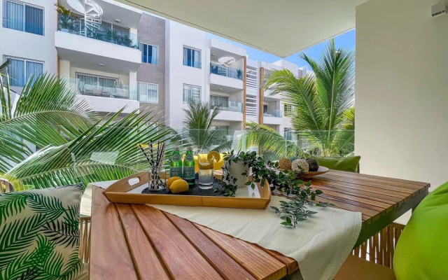 Beautiful Condo Just Steps Away From the Beach