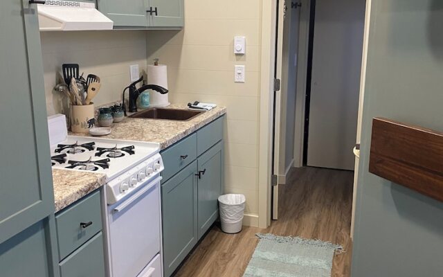 Two Bears Inn Bed & Breakfast