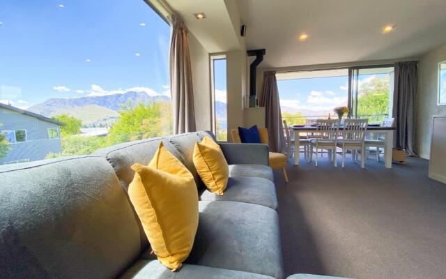 Tekau - Modern holiday apartment with lakeview
