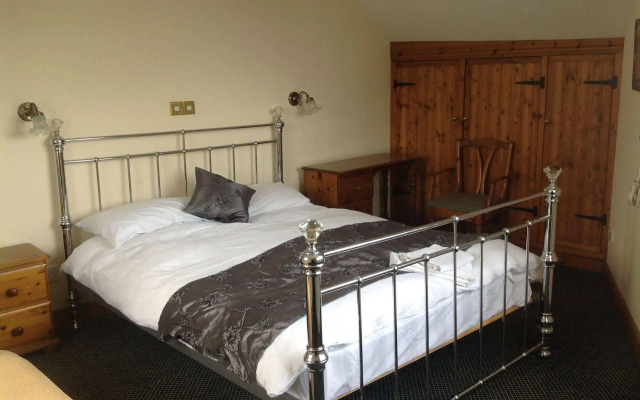 Glan Yr Afon Inn