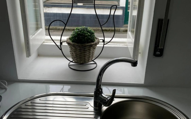 THE CEDAR TREE HOUSE Studio 48