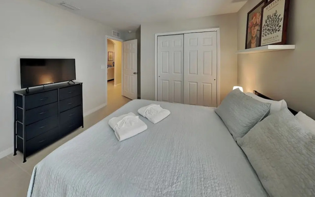 Sea Breeze Lake Villa Unit B