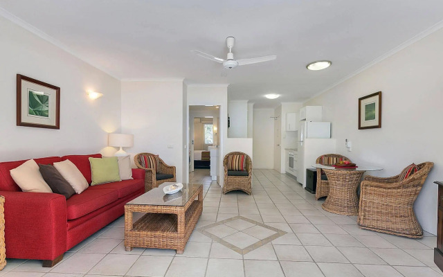 On Palm Cove Beachfront Apartments